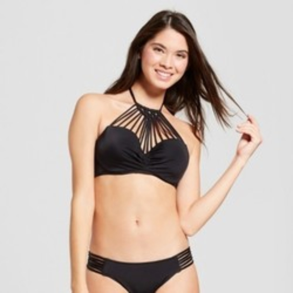 Lightly Lined Macrame High Neck Halter Bikini Top - Picture 2 of 3
